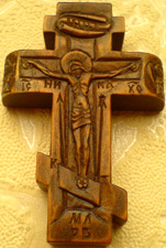 Резной деревянный крестик с АНГЕЛАМИ