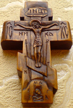 Резной деревянный крест. Деисус