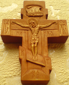 Деревянный нательный крестик