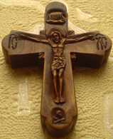Резной деревянный нательный крестик православный