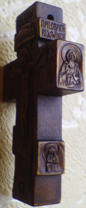 Резной нательный крестик из дерева со святыми: Святой Преподобный Сергий Радонежский, Святой Великомученик Георгий Победоносец и текст из 90-го Псалма
